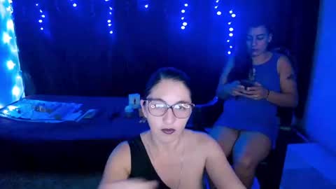 Snapshot of xime_collin77 chatting on 27, 1, 2025 Mistress Ana and Slave Ximena online show from 27, 1, 2025