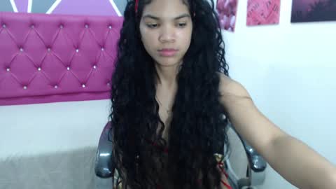 Snapshot of ximena_ruiz18 chatting on 17, 12, 2024 Ximena Ruiz online show from 17, 12, 2024