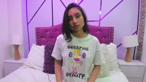 Snapshot of ximena_vasquez8 chatting on 4, 2, 2025 Xime online show from 4, 2, 2025