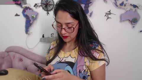 Snapshot of ximenaa_suarez chatting on 18, 12, 2024 ximena suarez online show from 18, 12, 2024