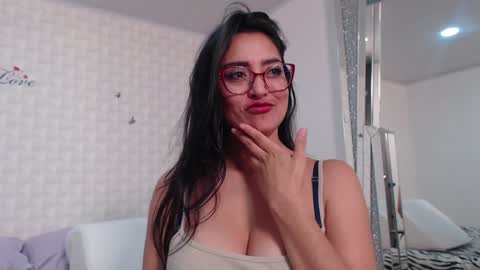 Snapshot of ximenaa_suarez chatting on 10, 1, 2025 ximena suarez online show from 10, 1, 2025