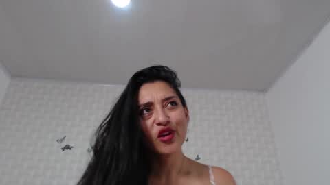 Snapshot of ximenaa_suarez chatting on 1, 2, 2025 ximena suarez online show from 1, 2, 2025