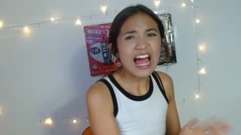 Snapshot of ximenna_bu chatting on 15, 7, 2026 ximenna_bu online show from 15, 7, 2026