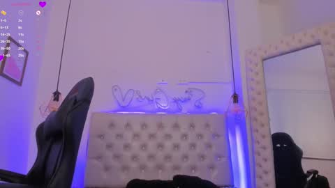 Snapshot of xiomara_cortes chatting on 7, 3, 2025 xiomara_cortes online show from 7, 3, 2025