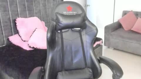 Snapshot of xiomara_cortes chatting on 24, 9, 2025 xiomara_cortes online show from 24, 9, 2025