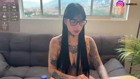 xisisxx online show from 12, 9, 2025