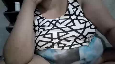 xjuicytits online show from 10, 5, 2026