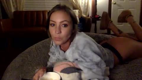 Snapshot of xlacyy chatting on 21, 10, 2025 xLacyy online show from 21, 10, 2025