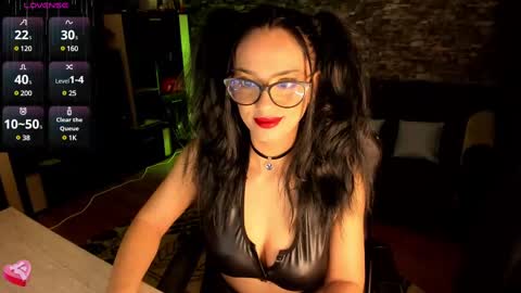 Lara online show from 1, 3, 2025