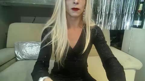Snapshot of xlecram chatting on 11, 1, 2025 Wendy online show from 11, 1, 2025