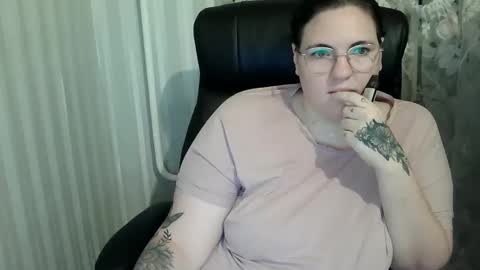 Snapshot of xlisabluex chatting on 27, 9, 2025 XLisaBlueX online show from 27, 9, 2025