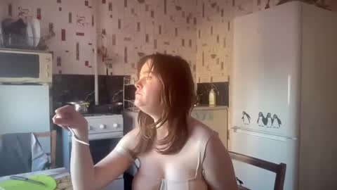Snapshot of xlunasexyx chatting on 2, 5, 2026 Luna online show from 2, 5, 2026
