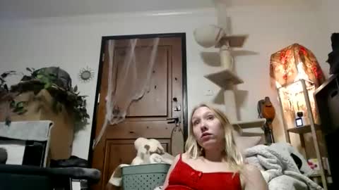 Snapshot of xmckennalynn chatting on 11, 11, 2025 xmckennalynn online show from 11, 11, 2025
