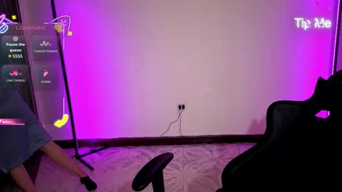 Snapshot of xmialozanoxx chatting on 5, 10, 2025 MiaLozano online show from 5, 10, 2025