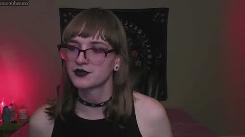 Snapshot of xmoonbeamx chatting on 18, 12, 2024 Luna online show from 18, 12, 2024