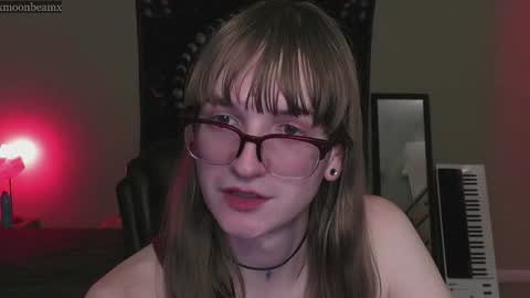 Snapshot of xmoonbeamx chatting on 9, 1, 2025 Luna online show from 9, 1, 2025