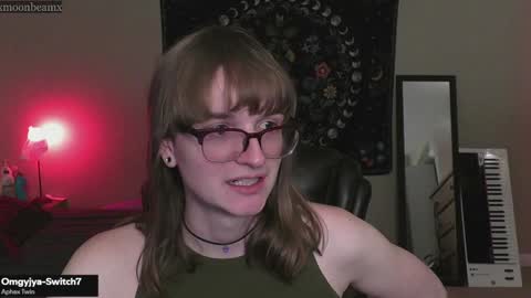 Snapshot of xmoonbeamx chatting on 12, 1, 2025 Luna online show from 12, 1, 2025