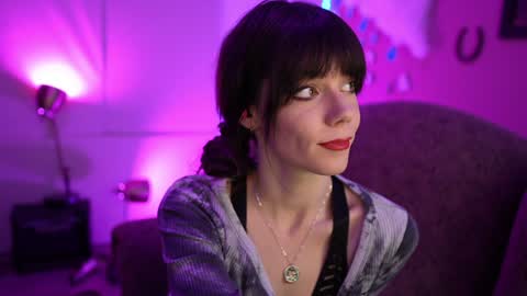 Bella Bondai online show from 16, 1, 2025