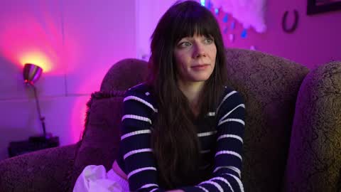 Bella Bondai online show from 19, 2, 2025