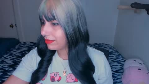 Snapshot of xocurvyrae chatting on 6, 1, 2025 Rae online show from 6, 1, 2025