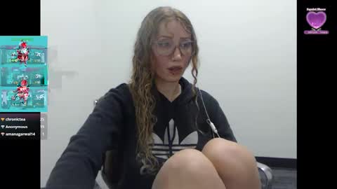 Snapshot of xopuss chatting on 19, 12, 2025 xopuss online show from 19, 12, 2025