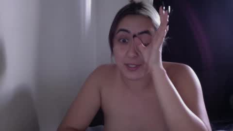 Snapshot of xoxo_k chatting on 20, 12, 2024 Miss K online show from 20, 12, 2024