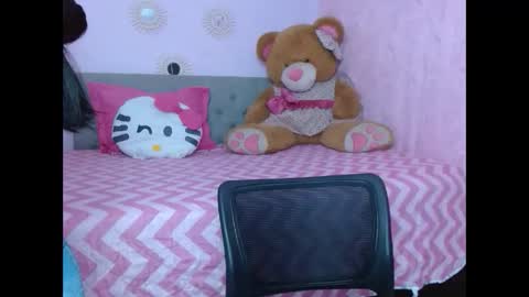 Snapshot of xoxo_melany chatting on 25, 11, 2025 melany online show from 25, 11, 2025