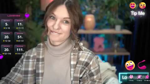 Snapshot of xoxo_molly chatting on 30, 10, 2025 xoxo_molly online show from 30, 10, 2025