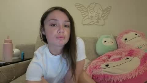 Snapshot of xoxo_roseee chatting on 19, 6, 2026 xoxo rosee online show from 19, 6, 2026