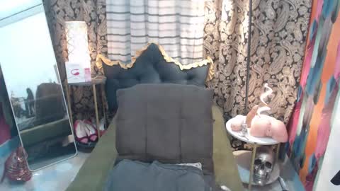 Snapshot of xqueenyasiandomcumx chatting on 27, 12, 2024 address me as QUEEN NINA A Little Bit of ANGELIC FACE with a Wild Demonic Side online show from 27, 12, 2024