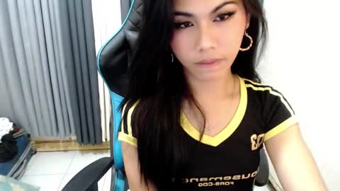 Snapshot of xseductive_airax chatting on 5, 2, 2025 aira online show from 5, 2, 2025