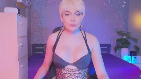 Snapshot of xseductivemichellex chatting on 13, 5, 2026 Michelle online show from 13, 5, 2026
