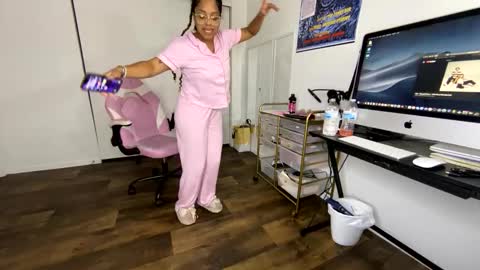 Snapshot of xstargazingx chatting on 10, 9, 2025 xStarGazingx online show from 10, 9, 2025