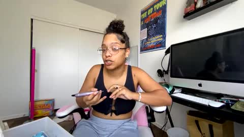 Snapshot of xstargazingx chatting on 19, 9, 2025 xStarGazingx online show from 19, 9, 2025