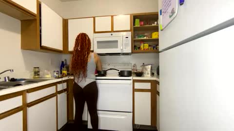 xStarGazingx online show from 5, 2, 2026