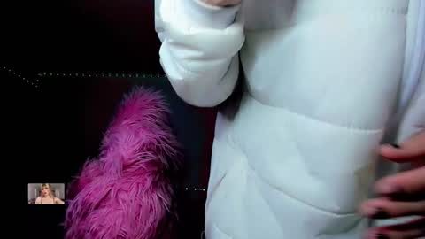 Snapshot of xthesexyboyx chatting on 4, 10, 2025 Femboy Exotic online show from 4, 10, 2025