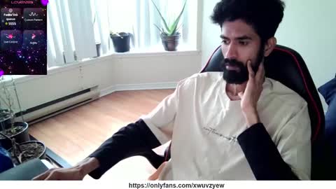 Snapshot of xwuvzyew chatting on 4, 1, 2025 x online show from 4, 1, 2025