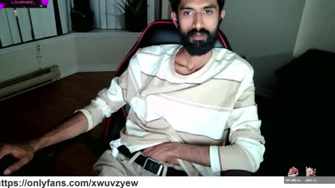 Snapshot of xwuvzyew chatting on 5, 1, 2025 x online show from 5, 1, 2025