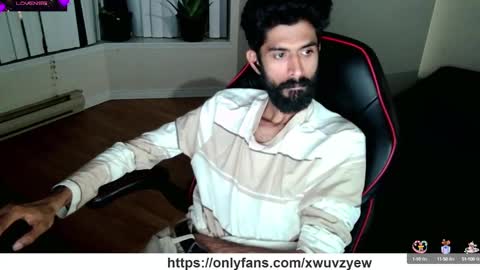 Snapshot of xwuvzyew chatting on 6, 1, 2025 x online show from 6, 1, 2025