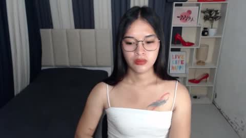 CHLOES ROOM online show from 11, 9, 2025