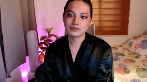 Snapshot of xxjulielovesyouxx chatting on 17, 12, 2025 July online show from 17, 12, 2025