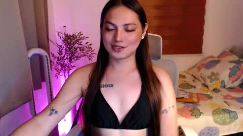 Snapshot of xxjulielovesyouxx chatting on 18, 12, 2025 July online show from 18, 12, 2025