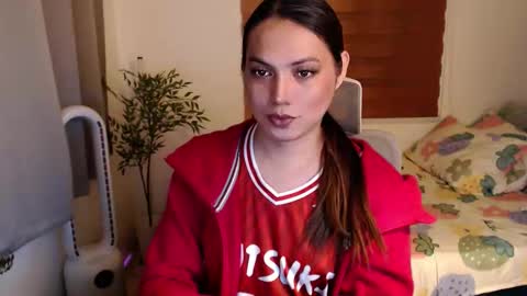 Snapshot of xxjulielovesyouxx chatting on 19, 12, 2025 July online show from 19, 12, 2025