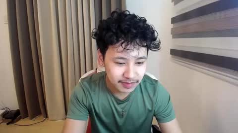 Snapshot of xxkelly0125xx chatting on 12, 1, 2025 John online show from 12, 1, 2025