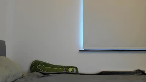 Snapshot of xxkimber_bentonxx chatting on 4, 12, 2024  Next online Monday to Friday 10am till 2pm UK time online show from 4, 12, 2024