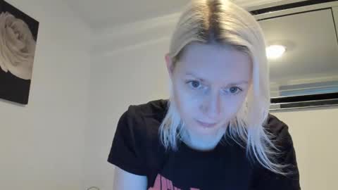 Snapshot of xxkimber_bentonxx chatting on 5, 1, 2025  Next online Monday to Friday 10am till 2pm UK time online show from 5, 1, 2025