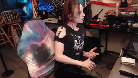 Snapshot of xxlilithmoonxx chatting on 2, 11, 2025 Lilith online show from 2, 11, 2025