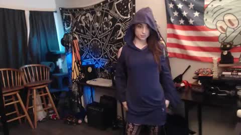Snapshot of xxlilithmoonxx chatting on 4, 11, 2025 Lilith online show from 4, 11, 2025