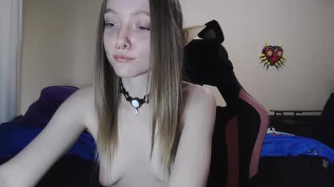 Snapshot of xxloveanastasia chatting on 6, 3, 2025 LoveAnastasia online show from 6, 3, 2025
