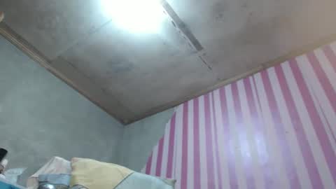 xxrowenatastycockforyouxx online show from 2, 1, 2025